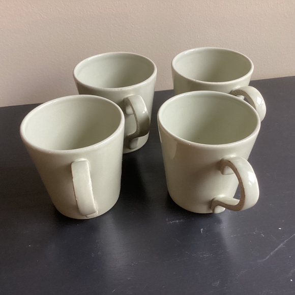 Set of 4 Hand Painted Coffee Mugs by DEAUVILLE Lt Green Portugal - Picture 4 of 4